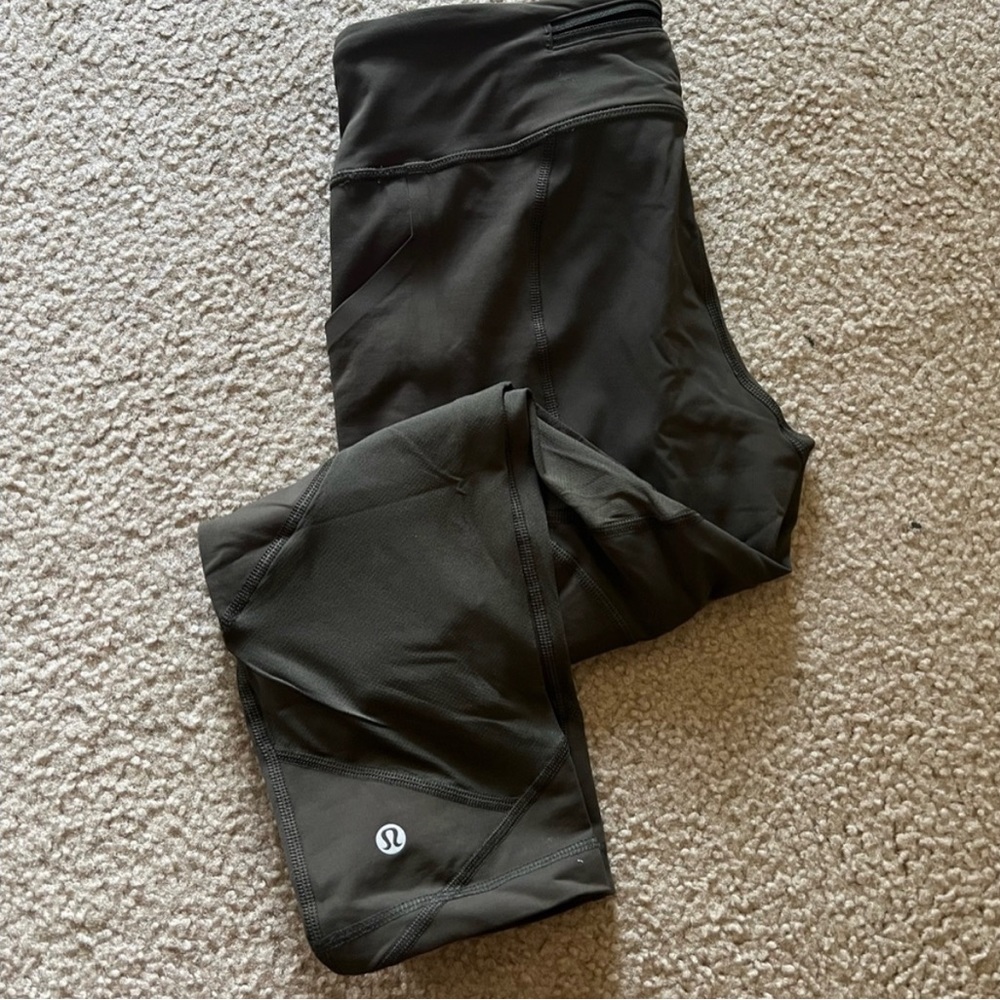 Lululemon - Picture 2 of 4